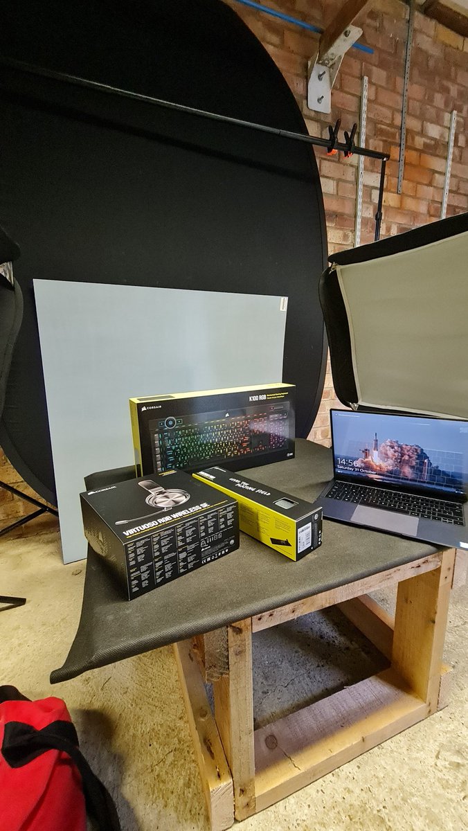 Cabunnda's tweet photo. It's  bit fancy  today in studio 📸

Ft @CORSAIR https://t.co/deOenv16Yd