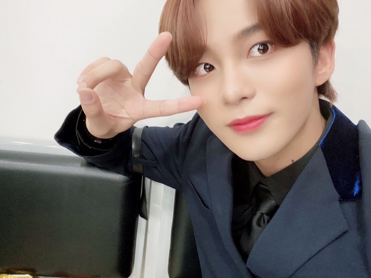 ATEEZofficial's tweet photo. [#종호] 오랜만에 팬분들 앞에서 무대에 설 수 있어 너무 좋았어용!! 항상 감사합니다아🥰
#ATEEZ #에이티즈 https://t.co/R85p5vUNQF