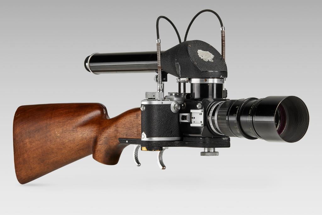 leica_camera's tweet photo. Vintage E. Leitz New York Leica Gun Rifle

The #Leica Gun Rifle, produced by E. Leitz, Inc. New York, is one of the most unusual Leica accessories. It can be found at the #LeitzPhotographicaAuction on November 21. Click for more: https://t.co/UXg5jyy7wM

#🔴📷 https://t.co/evfbbBm6pJ
