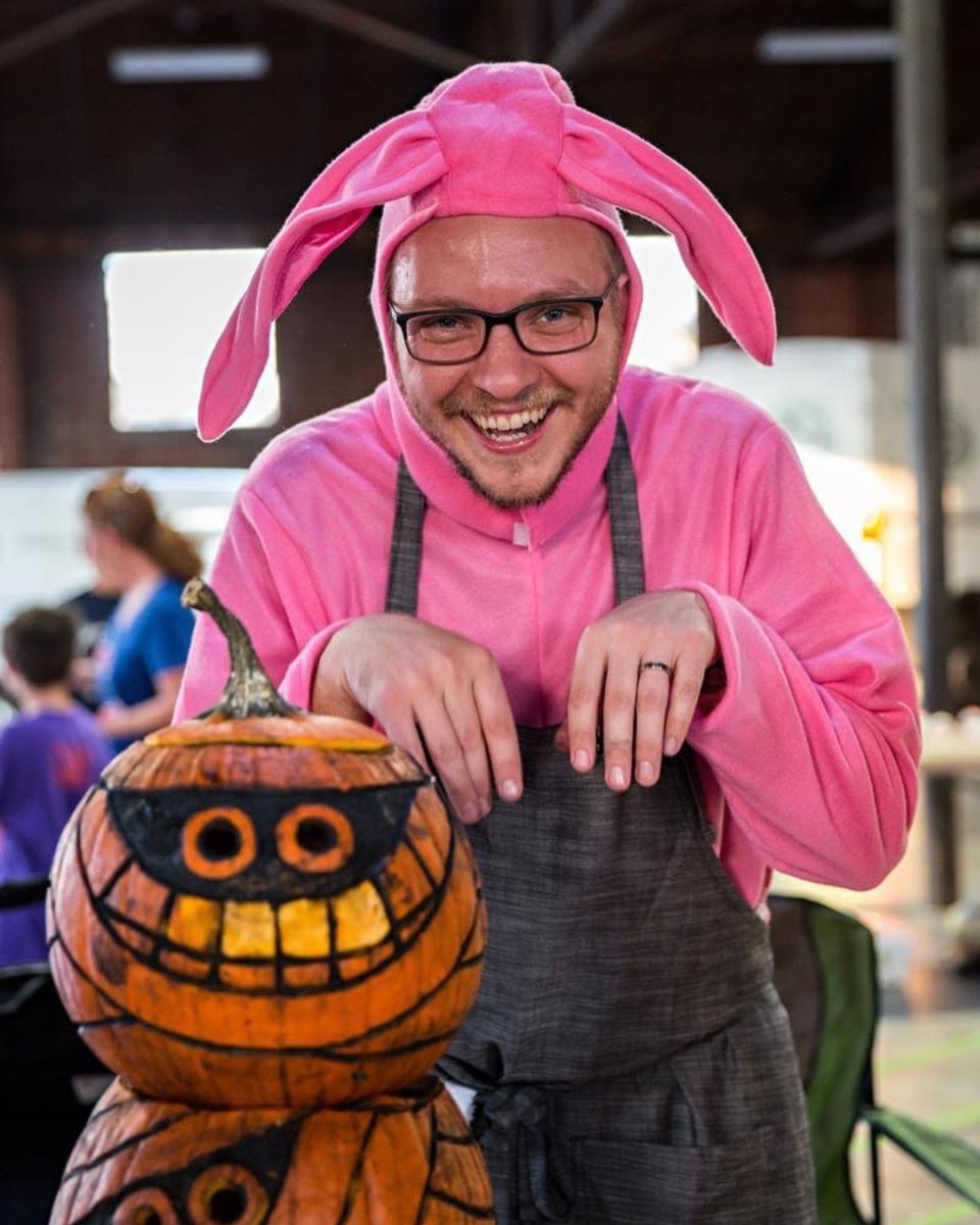 HAPPY HALLOWEEN from our fam to yours! May your candy buckets never empty, your costumes never itch, and your day be full of more treats than tricks. Pic by <a href="/ptpix/">Peter Taylor</a>