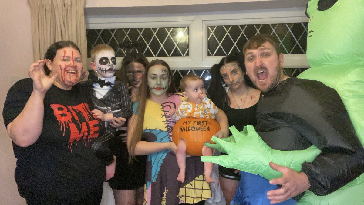 Happy Halloween 👻 🎃🧟‍♀️