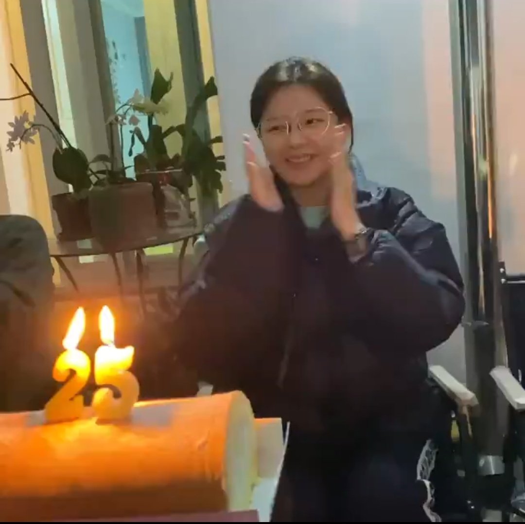 twiceshidae's tweet photo. happy birthday jeongyeon 💚🥺😭

#HappyJeongyeonDay
#OurDearestJeongyeon 
#JEONGYEON
#겨울과_함께온_따뜻한_유정연 https://t.co/MDrCqFd0b5