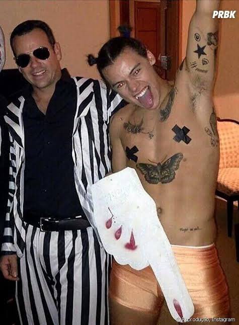 harry styles dressed as miley