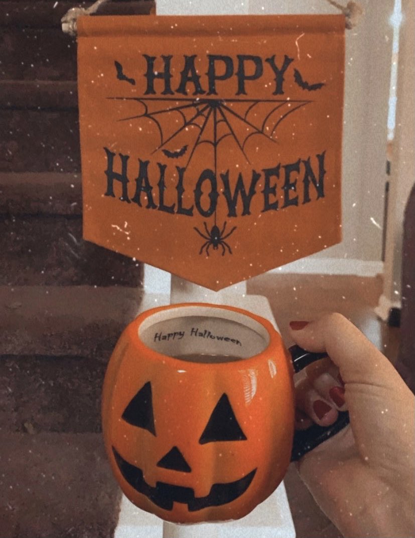 sunlithorror's tweet image. Happy Halloween everyone!