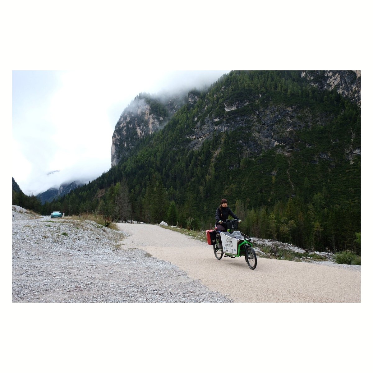 cargobikefest's tweet photo. 🇮🇹 Bravissimo to Myra Maria, who just completed a 107 day, 5112km lap of Italy by #cargobike!

Her goal? To raise awareness about plastic pollution by picking up as much of it as possible along the way. She collected 78kgs!💪♻️

ℹ️👉 https://t.co/LYENP7YCkG

#DecadeoftheCargoBike https://t.co/ScjeIL7Zv5