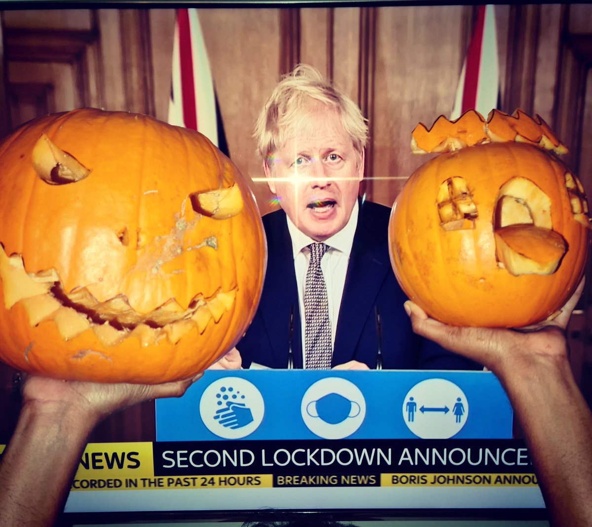 Three scary pumpkins 🎃🎃🎃#Halloween2020 #BoJo