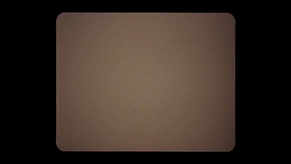 literally the opening shot after the iconic introductory text. of course it zooms & fumbles & resolves to some extent but WHAT an opening. one thing i *love* about this film's form is its willingness to play with images that aren't directly representative. that near abstraction