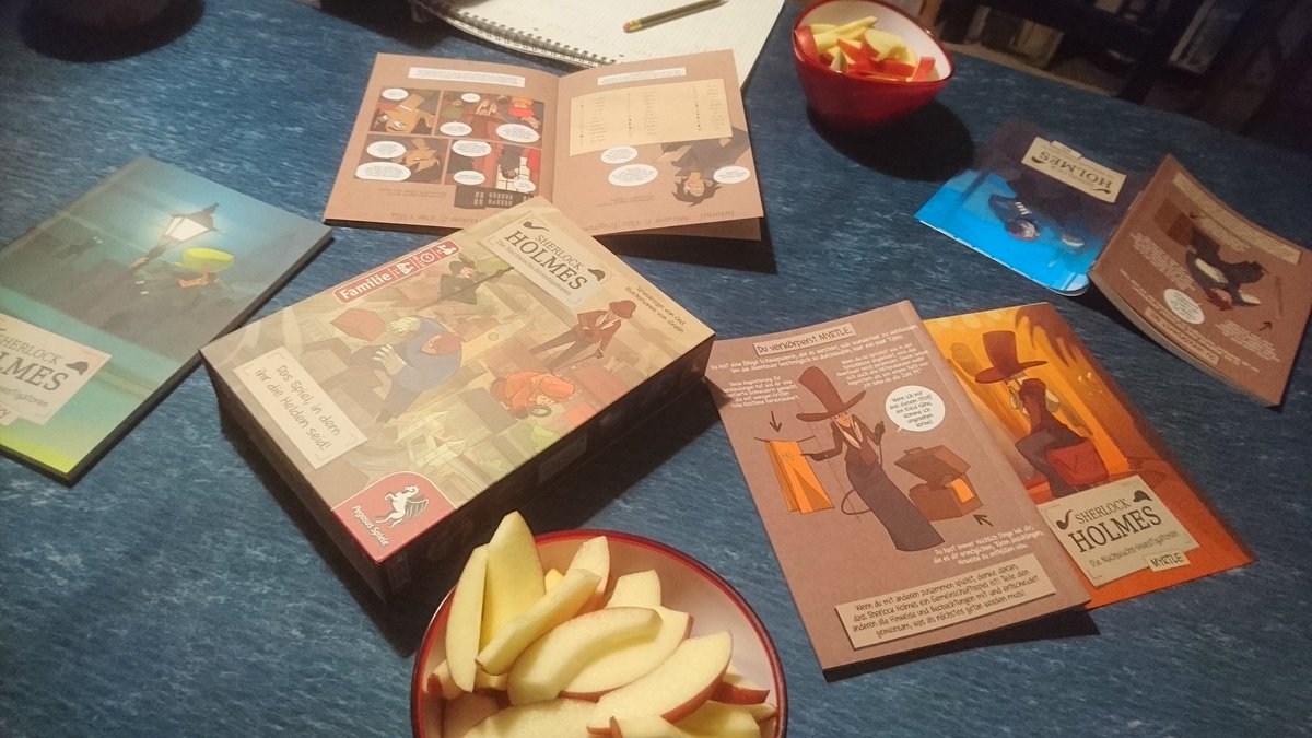 MissBayBee_de's tweet photo. An diesem Wochenende haben wir endlich mal wieder mit den Kids gespielt 😍
Heute Abend kamen #SherlockHolmesDieNachwuchsInvestigativen, #TacoKatzeZiegeKäsePizza und #Spukstaben auf den Tisch.
Am besten kam #TacoKatze an auch wenn wir echte Handschmerzen danach hatten 😉😂 https://t.co/P95L734DFx