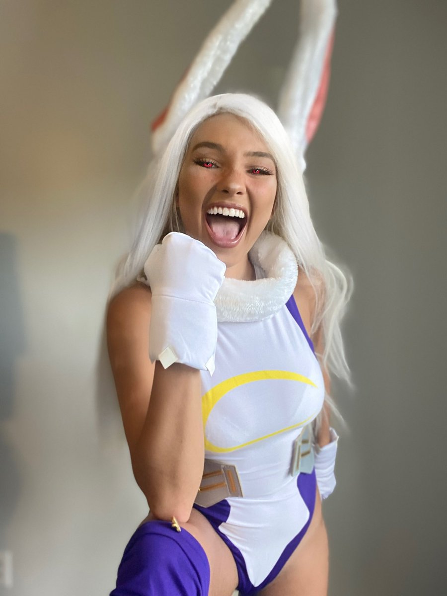 strawhatlexi's tweet photo. rumi usagiyama - my hero academia https://t.co/HccMWKRhax