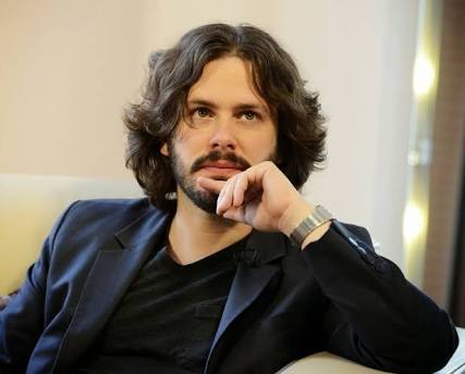 11.Quem: Edgar WrightFilmes que dirigiu: Scott Pilgrim contra o Mundo(2010), Todo Mundo Quase Morto(2004) e Baby Driver(2017)Filme de terror favorito: Na Solidão da Noite(1945)Diretores do terror favorito: Alberto Cavalcanti, Charles Crichton, Basil Dearden e Robert Hamer