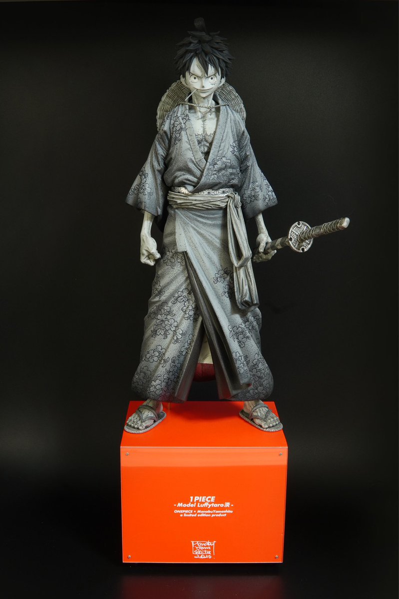 全体像とサイズ感。 ルフィ本体37.5cm。