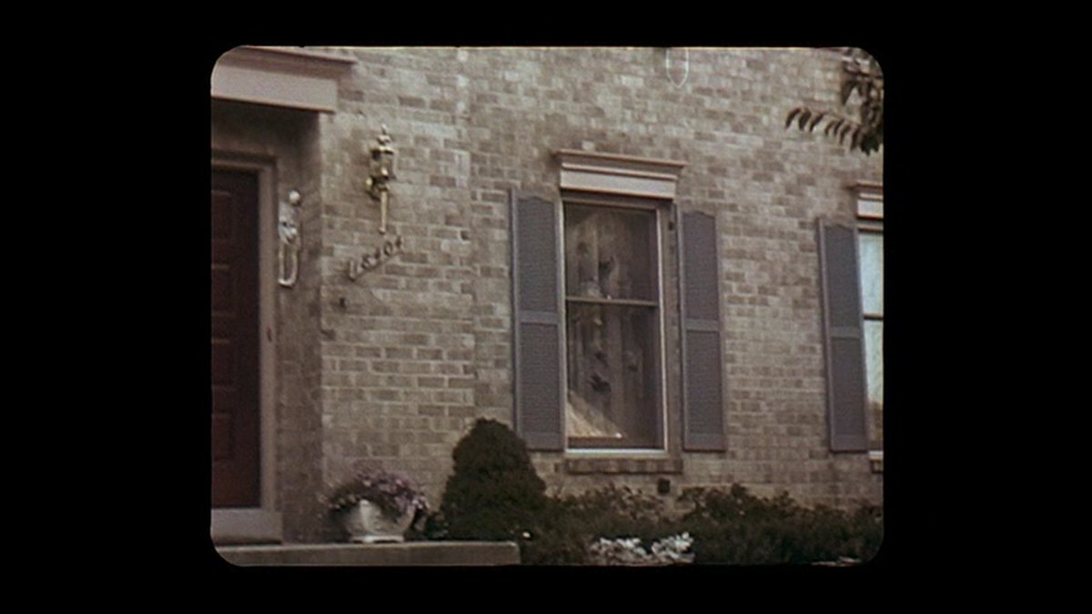 even here there's Playing with the camera—dollying along a diagonal to mike using the car as an artificial trolley. based on where i guess the steering wheel must be this isn't even like a single conscious decision by one character. so cool though