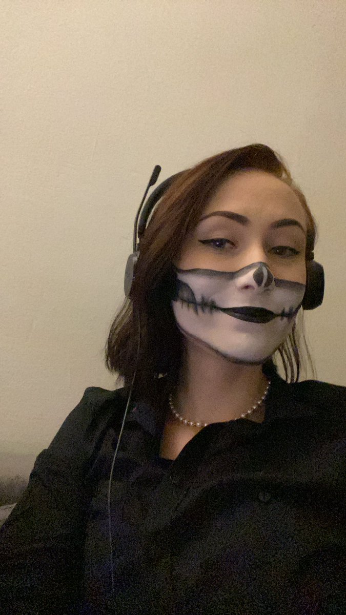 ClaireDragons's tweet image. Hiiii I’m your half skeleton fan 🥺🌸💀#lpmakeupcomp #thelpshow #act3 #halloweenlook #halloweenmakeup #liampayne #lpcostumecomp