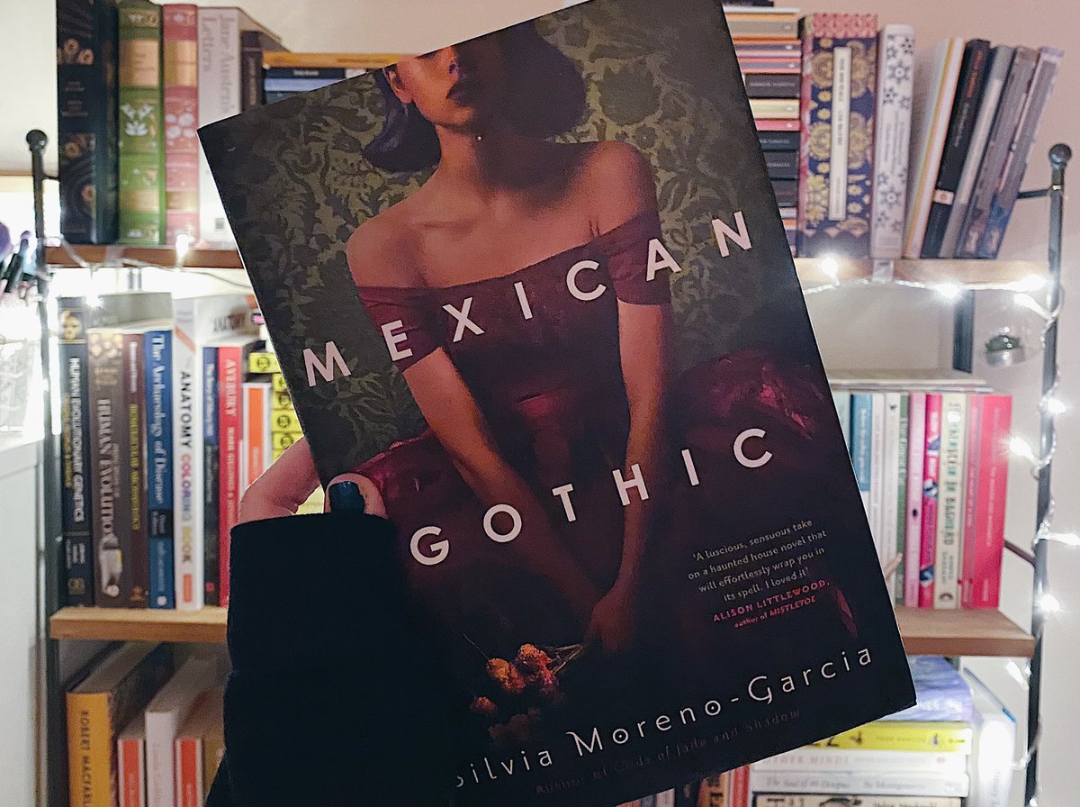 tarotmagpie's tweet photo. And that’s my second book for #WitchAThon finished! I don’t really read horror but let me tell you, Mexican Gothic had me SPOOKED but I would do it again 🖤 https://t.co/e0H0exhOlV