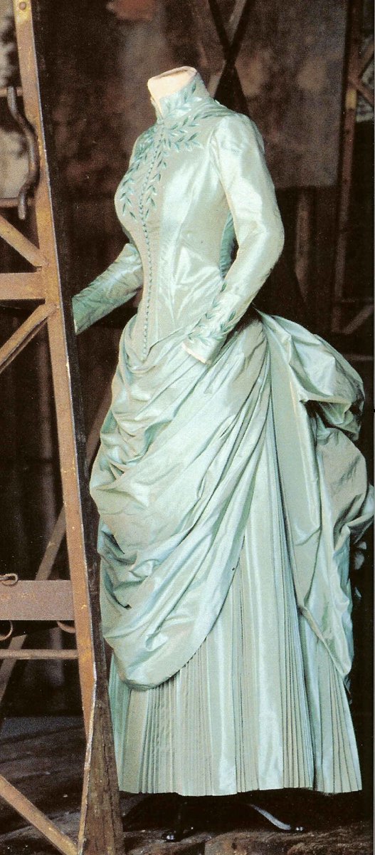 So: they've decided to set it in 1897 when the book was published. The internal timeline suggests 1889, or 1893. Mina's first green frock is pure late 1880s - high neck, fitted bodice, second bustle period skirt. By 1897, the decade's distinctive gigot sleeves had entered fashion