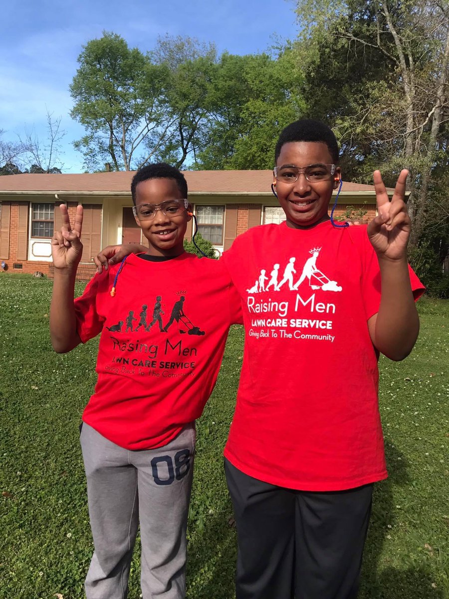 iamrodneysmith's tweet photo. Today I have Quay &amp; Lamar out with me. They finished the 50 yard challenge back in 2017. Lamar wants to be a engineer and Quay wants to be a business man . https://t.co/qZ9Al2c9bA