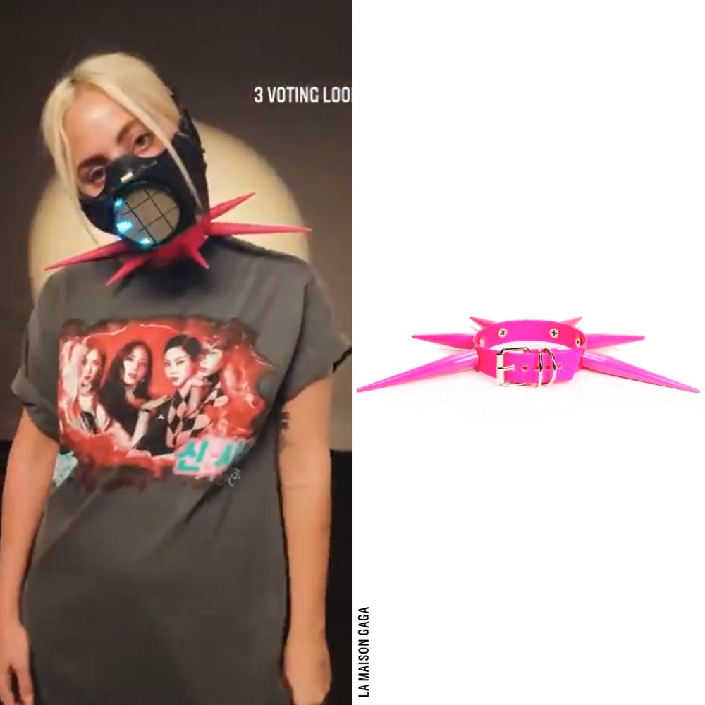 LaMaisonGaga_'s tweet image. #LadyGaga serves us 3 voting looks! The first one comprises her @YGOfficialBlink &apos;Sour Candy&apos; tee, custom @BITCHFIST_NYC spike choker and her custom sine wave mask by @DiegoMontoya3D x #ChelleCreations x @ISLYNYC x #SmoothTechnology.