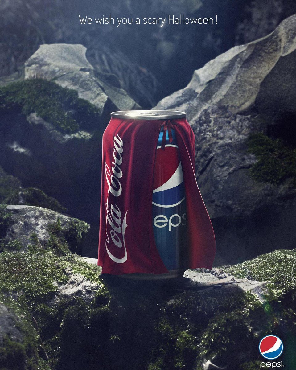 puromerca's tweet photo. Pepsi se disfrazó de "Coca-Cola" en Halloween pero no esperaban una respuesta tan creativa de Coca-Cola.

El anuncio de Pepsi fue creado por Buzz in a Box Bélgica, y el de Coca-Cola fue creado por un fan de la marca.

#PuroMerca 🧡 https://t.co/loEgjPdJXb