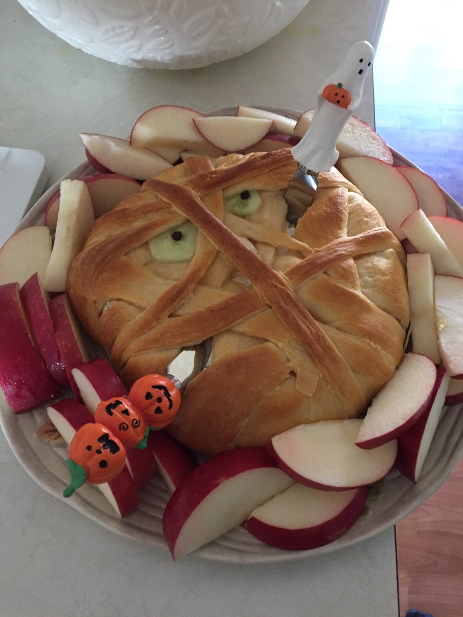 WakelinLeanne's tweet photo. Halloween brunch. Mummy wrapped baked Brie. #unbrielievable! #sociallydistancedhalloween https://t.co/E3VepuUNak