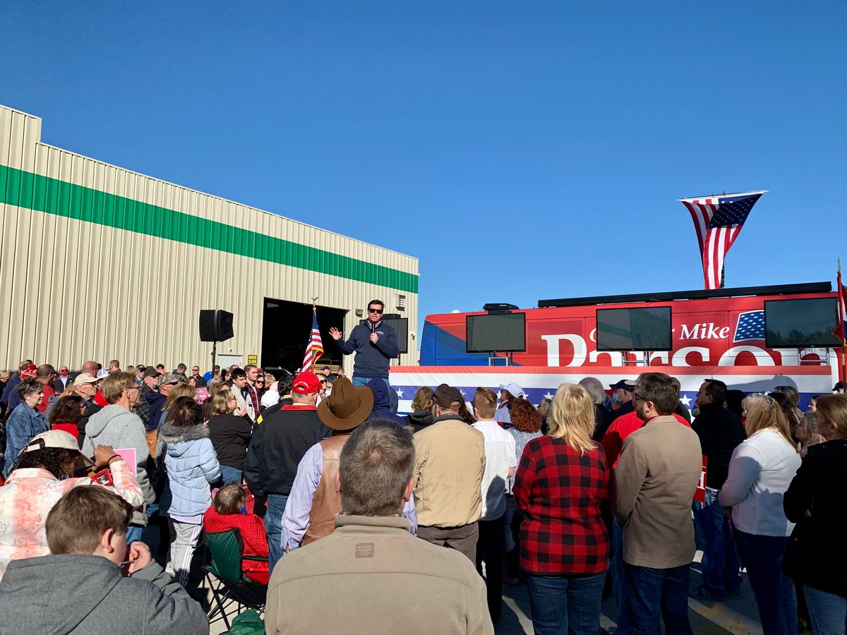 FitzpatrickMO's tweet photo. Last day of the @mikeparson bus tour. St. Charles is fired up to elect Republicans up and down the ballot. Thanks to @SarahHuckabee for being in MO with us for the last two days! https://t.co/tWVIsysb7M