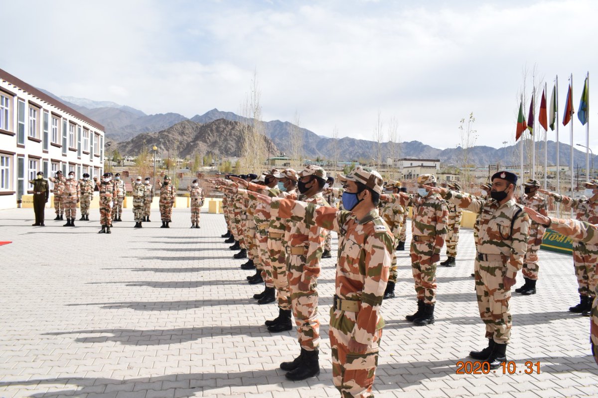 ITBP_official's tweet image. Unity pledge administered and march organised by 5th Battalion ITBP Ladakh on #NationalUnityDay2020
#Himveers