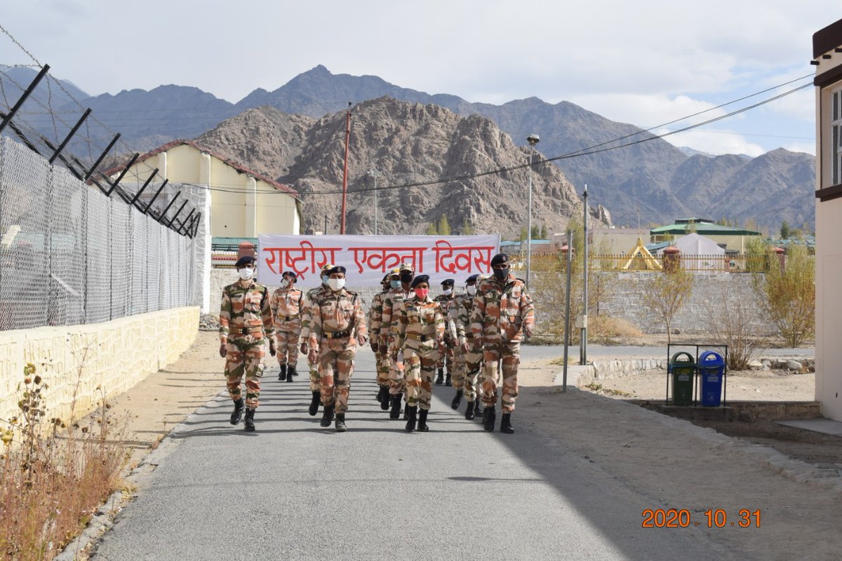ITBP_official's tweet image. Unity pledge administered and march organised by 5th Battalion ITBP Ladakh on #NationalUnityDay2020
#Himveers
