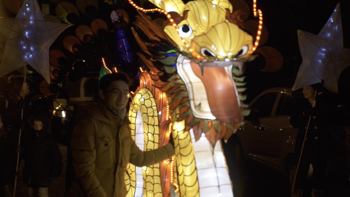 CarnivalinaBox's tweet photo. It's arrived! The last Carnival in a Box virtual Parade of 2020 is here!💡🧡 Click the link below to watch the Illuminated Parade:

https://t.co/H7GGctd4Nc

This is a bittersweet moment for the Carnival in a Box team, but we hope to bring you another box of Carnival in 2021!💚 https://t.co/b7lRp47CzP