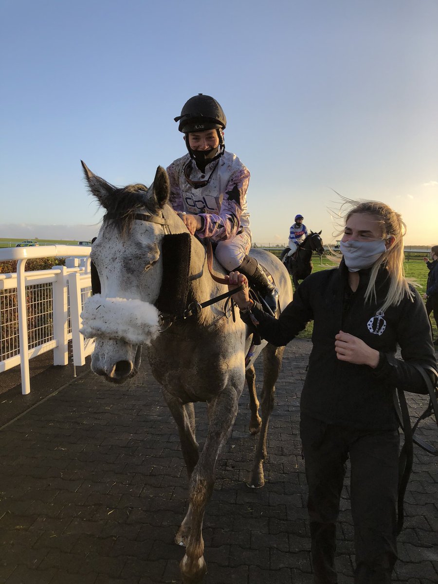 💥 WINNER 💥 Odyssey Girl wins nicely under a fantastic ride by @angus_villiers for owner @odysseyofthegirl @newmarket_racecourses #winners #enjoyedthebeach #seftonlodge #teamwork