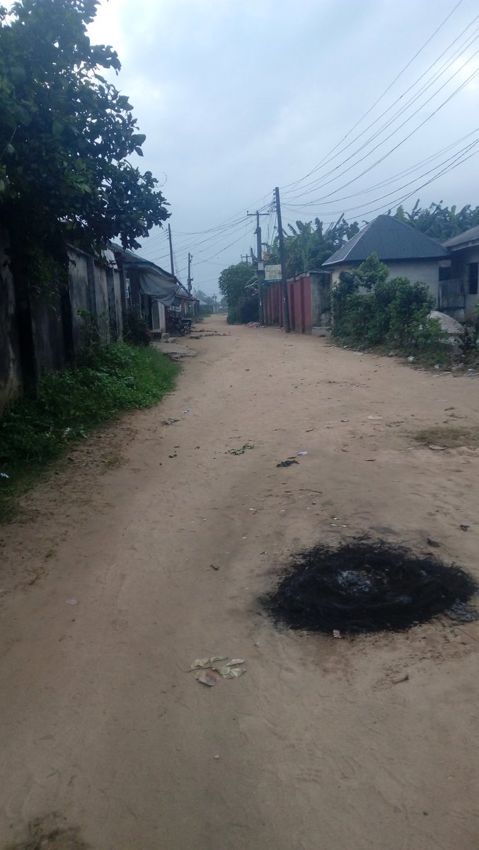 raphico2003's tweet photo. #Endthekillingnow
#Oyigbolgariversstate
#Solidersarekillingtheinnocent
#reviewoyigbolgacurfew
@GovWike
@MBuhari
@NGRPresident @PoliceNG @NigeriaSenate
Please Governor Wike free the Innocent from the hands of the Nigerian Soldiers. We are dying of hunger. https://t.co/SsZaEgrBIr