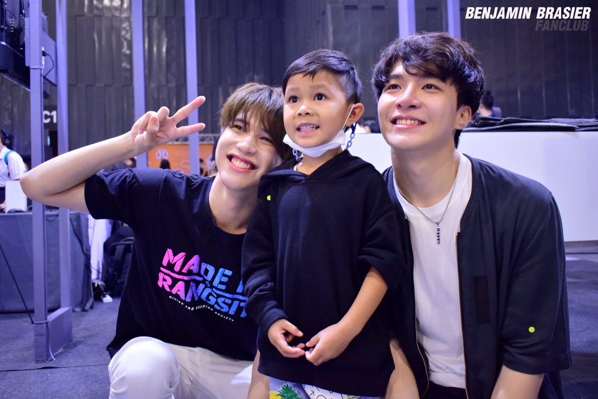 HBenearth's tweet photo. BenEarth with a child is 😍☺️❤️ https://t.co/nqQ84TOHZR