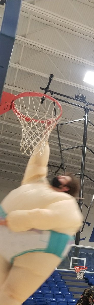Robinson_Hoops's tweet photo. First saturday practice on Halloween...Gonna be a good one this year!
#RNQ #RobinsonISD https://t.co/hrzEBG3nxM