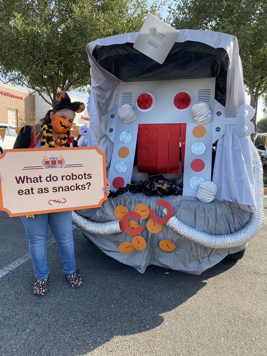 RubyC2715's tweet image. Bring all of your ghosts and goblins to Targets Boo Avenue🎃👻 @skynewton3 @GaradaVilla @vscduncan @BeckyF_TGT @LDJones817