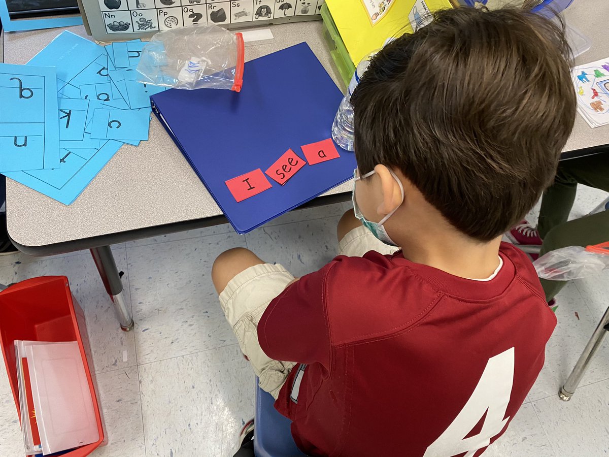 TaylorTweetsK's tweet photo. Lots of reading and red word practice this week. 😍#gvgatorstrong @GreenValleyElem https://t.co/h7GfYhOiuc