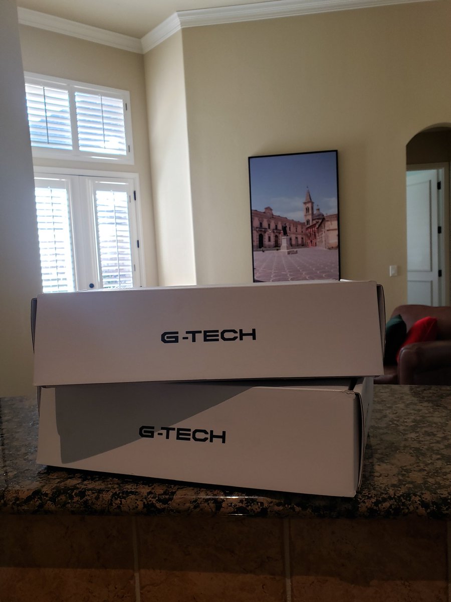 KateBennettGolf's tweet photo. Check out my new G-Tech hand warmers! I am putting them to work next week @sunrivergolf for @usga #FourBall qualifier! Thanks 🇨🇦 @JesseGalvon & @gtechapparel 🇺🇲 for the hook up!! #KateBennett #defeatthecold #GTechApparel #girlsgolf #DriveOn #LiveFearless #raynauds #Vote2020 https://t.co/0VtQAwHAXG