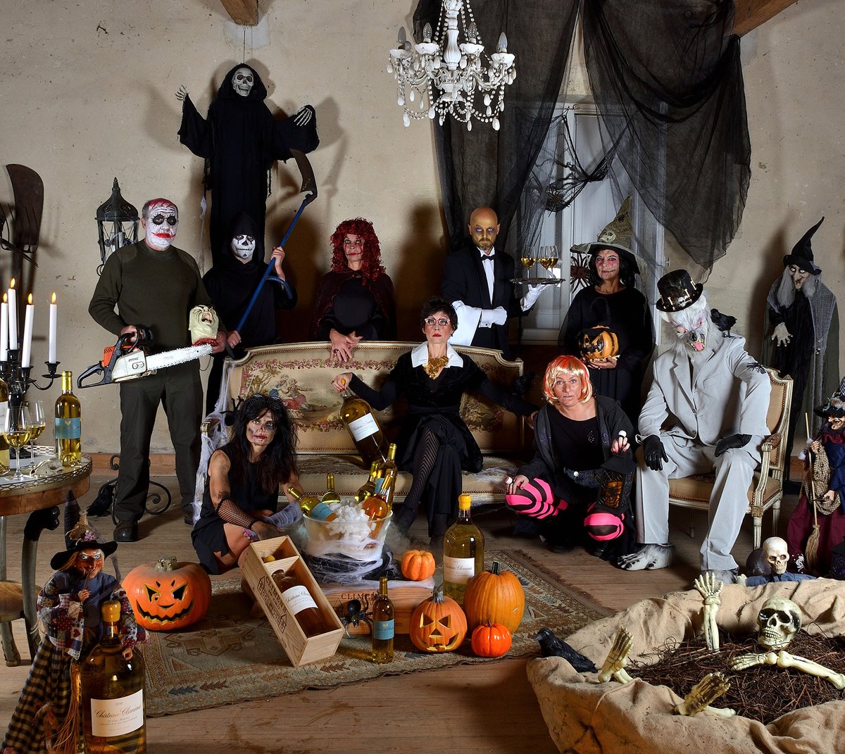 cotechateaux's tweet photo. Happy HalloWine : c’est pas sorcier d’être original, non ? #Halloween #HalloWine #vin #Bordeaux @VinsdeBordeaux  https://t.co/7Vky908fE8 https://t.co/PLiVBp57Ul