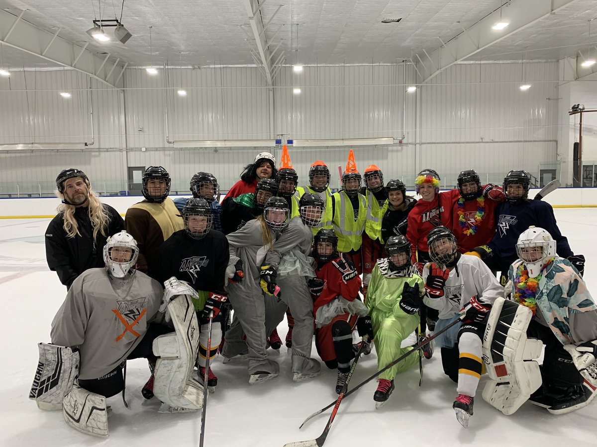 airdriefemaleAA's tweet photo. Lit bit of Halloween fun at our last practice before our first Game Day on Sunday vs Red Deer #Halloween2020 #lookatthoselocks https://t.co/ia0SND3VLS