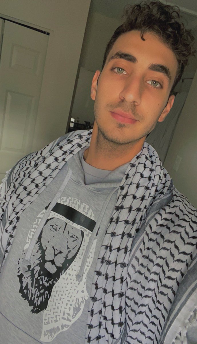 Pr. 2: And the kidnappers wear the traditional Arab scarf, that our farmer fathers used to wear for example, (like the one me & the lion on my hoodie are wearing)! Shouting “Wallahi I’ll shoot her” which means “I swear” in Arabic!  @cfuchstv  #373f20