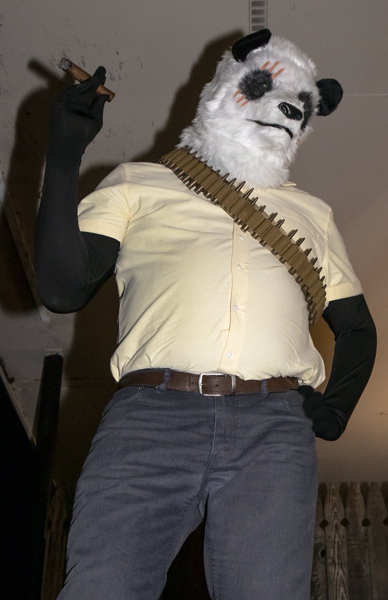BEARCVLT's tweet photo. "I'm just a doctor who's a little bit strong, nothing more than that."

This year I dressed as the strong doctor of The Black Market: Gouhin from fantastic Beastars. #Halloween2020

@itaparu99 @NXOnNetflix https://t.co/wLXM3ymjT3