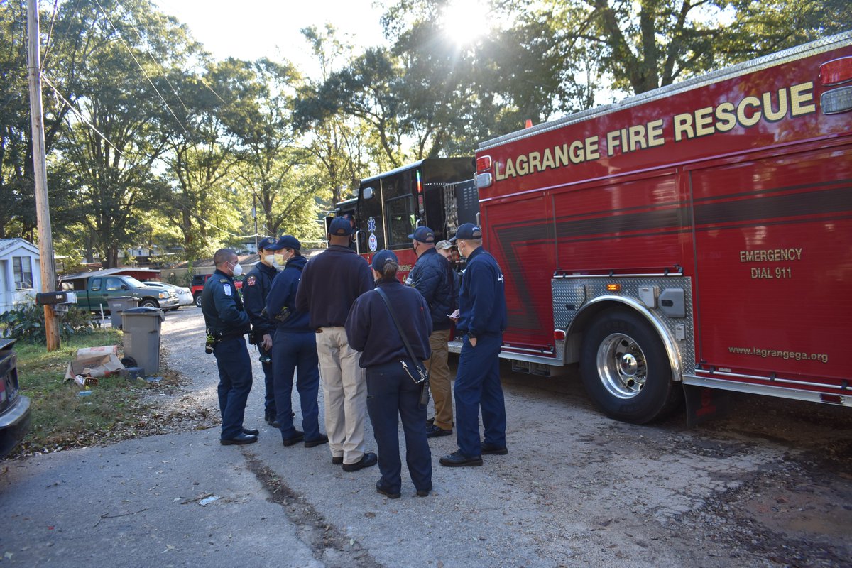 lagrangegaGOV's tweet photo. #LaGrangeFireDept crews went door to door this morning making sure residents have working smoke alarms. #LFD crews educated residents & installed smoke alarms free of charge. Wed, 2 children passed away in a home fire. Their mother is still recovering. #LFDStrong #firesafety https://t.co/MWGsQJuA1c