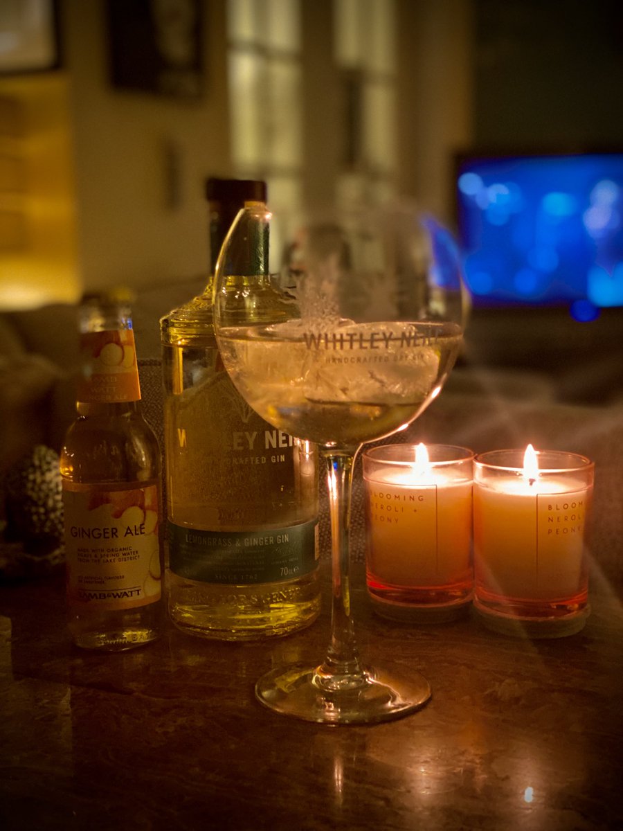 ⁦@WhitleyNeill⁩ evening 🍹no tricks just treating here 👻LEMON GRASS&amp; GINGER GIN with Ginger Ale 🤪