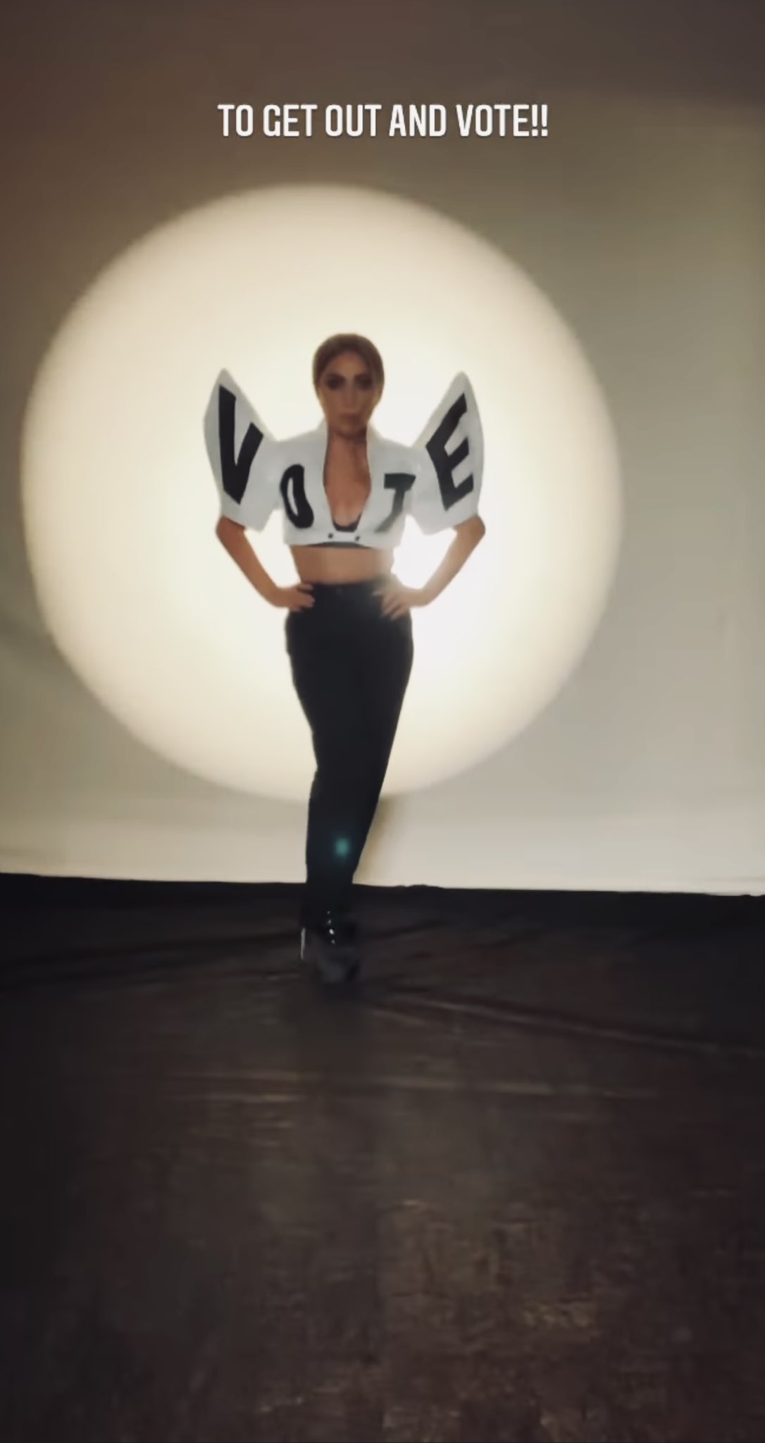 ElrNPHzU8AUElci?format=jpg&name=large