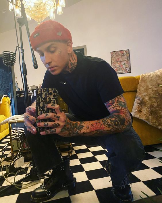 i'm a mechanic
babie, let me work on ya