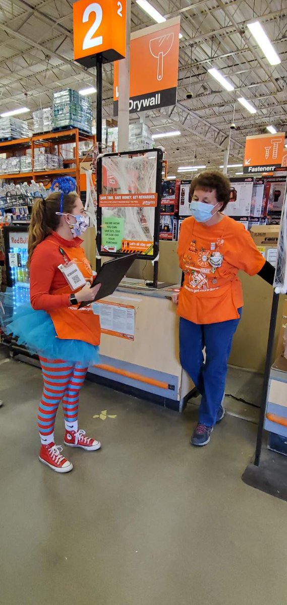 Karen V. is an amazing example of an AMAZING cashier and she deserves the world!! Congrats to our superstar!! @jason_stubbe <a href="/McFarrenGary/">Gary McFarren</a> <a href="/dartonsmommy07/">Jennifer Schiller</a> <a href="/STEPHANIE_THD/">Stephanie Campbell</a> @dennissanders13 @HallSteph36