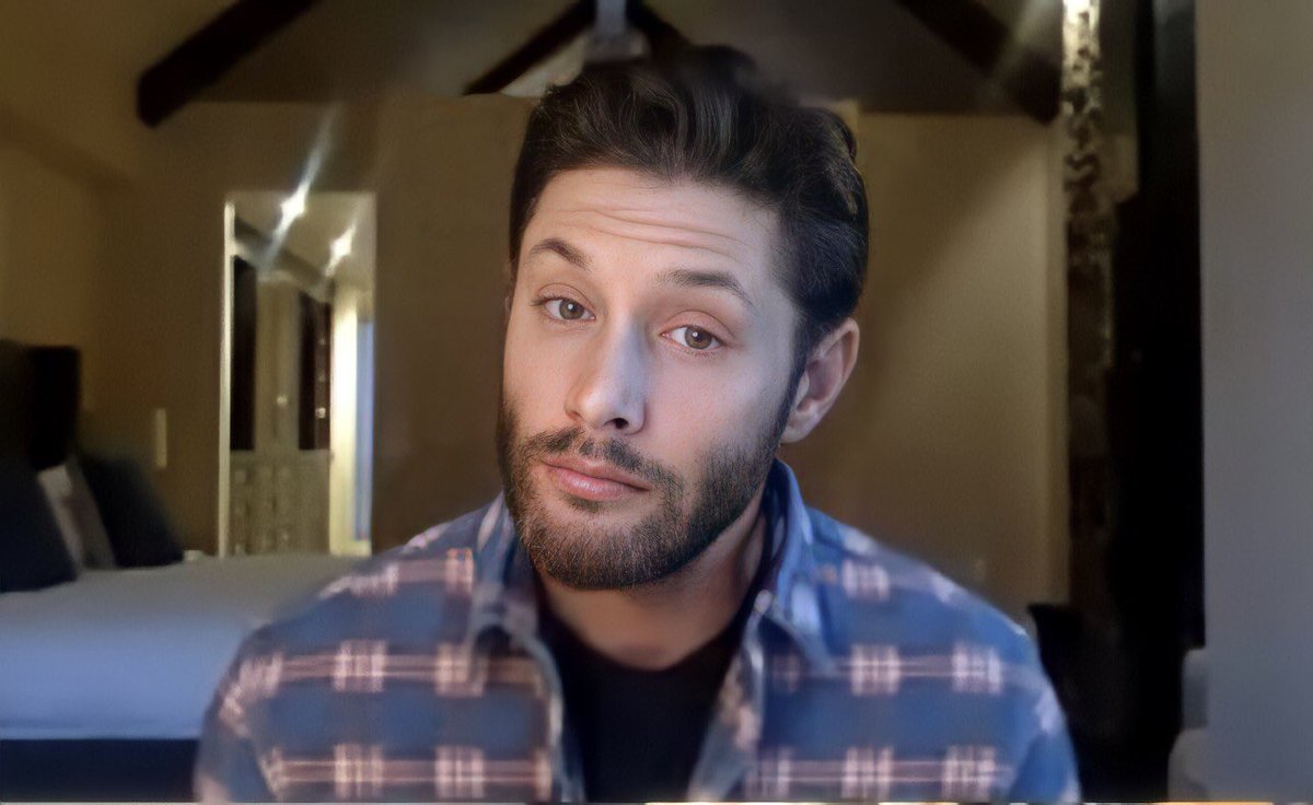 JAcklesSldrBoy's tweet photo. Jensen being his cute self 🥰🥰🥰 https://t.co/oLmnR280uz