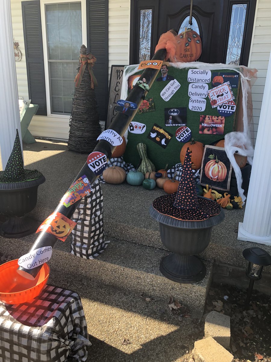 JCarrus's tweet image. The Socially-distanced CAndy Delivery System (SCaDS) is complete and ready for tonight.  Keeping our community safe.  #HealthyAtHome #TeamKentucky #SafetyFirst @AndyBeshearKY