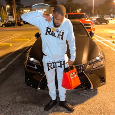 foreignboss's tweet photo. #NewProfilePic https://t.co/wHtlkU4SsO