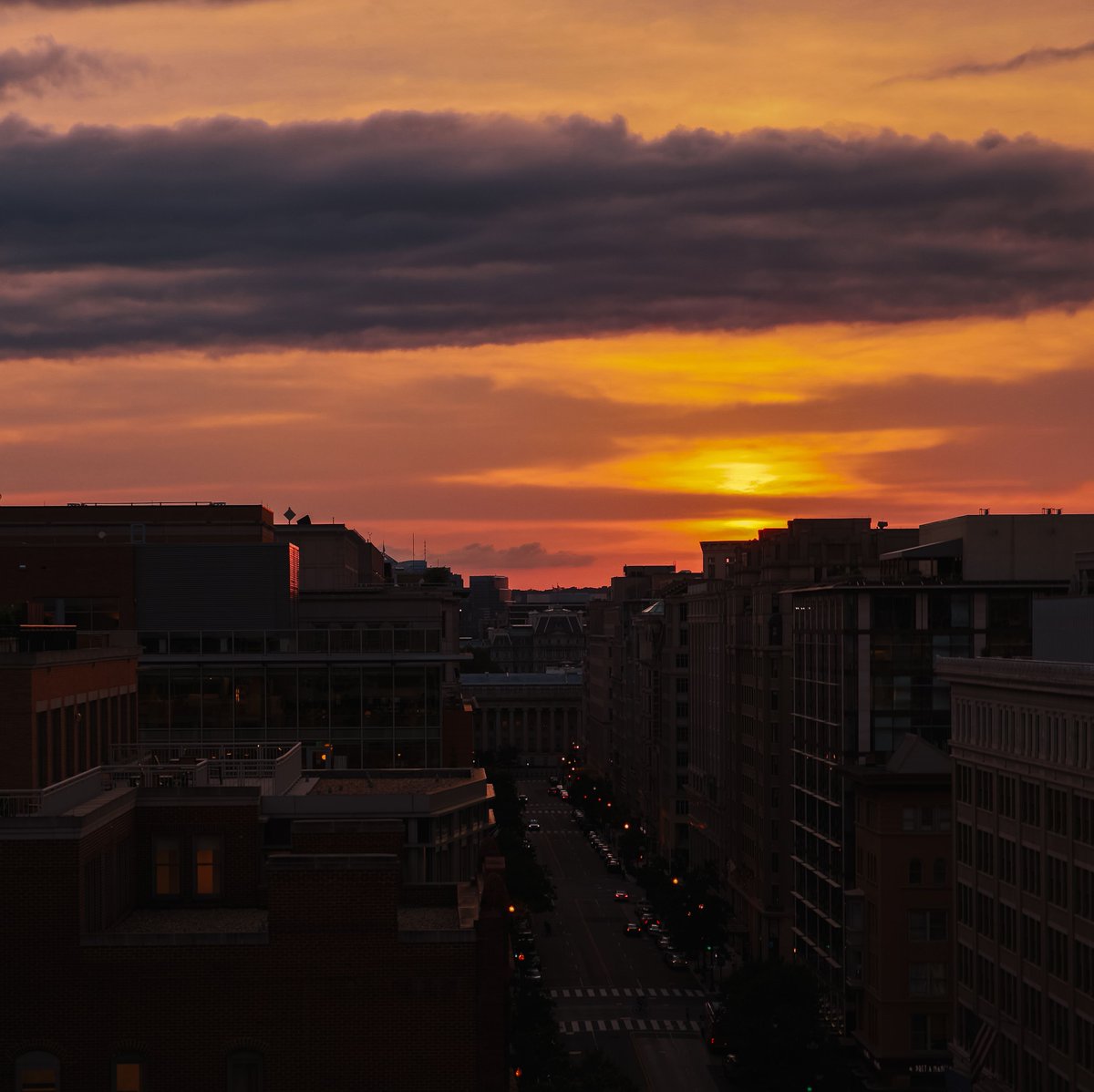 riggshotel's tweet photo. Sweater weather has officially started and we have all the cozy blankets, heaters, hot toddies, flatbreads and more to keep you warm and full so you can take in the last sunsets of the season @rooftopatriggs. https://t.co/aPV2CenNN3