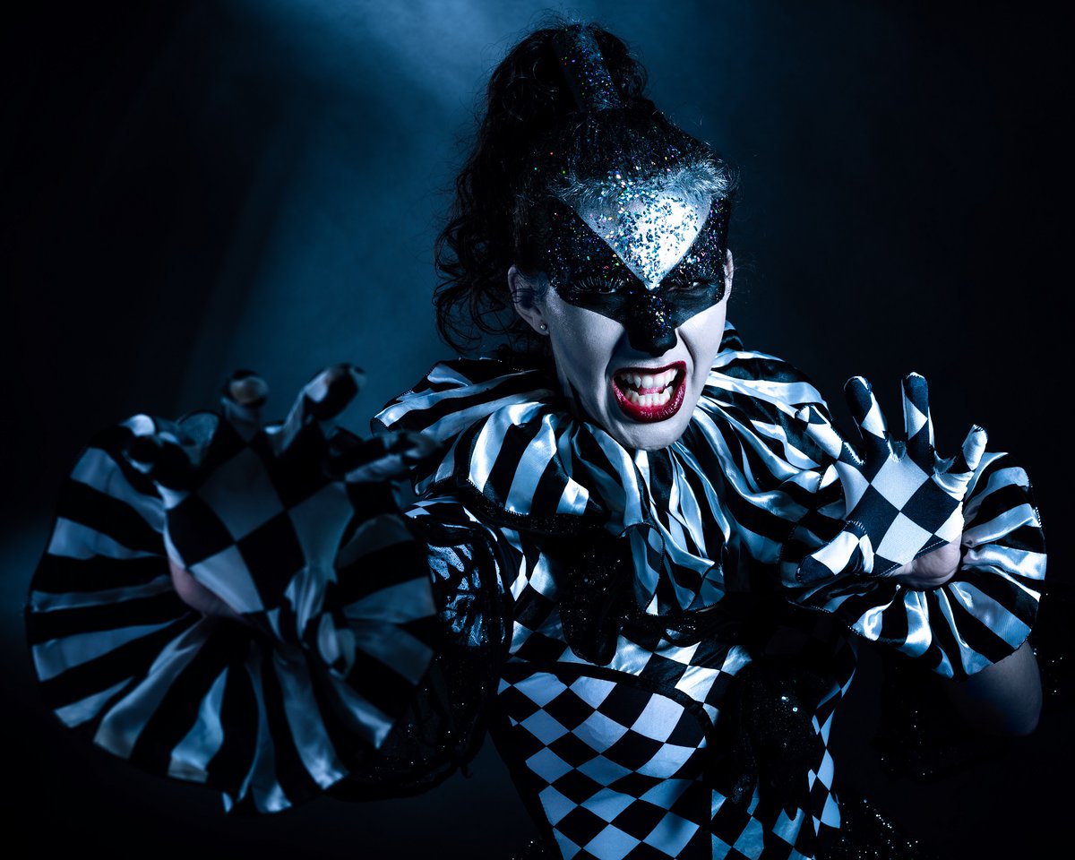 Promo_Vision's tweet image. Wishing you a very scary HALLOWEEN🎃👻⁠
⁠
Model: Mirjam⁠
Makeup &amp;amp; Hair: @Promo_Vision⁠
Photographer: Jord Otto⁠
⁠
#halloween #halloweenmakeup #halloweencostume #modellenbureau #circuslook #circus #halloweennight