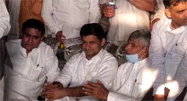 punjabkesari's tweet photo. इंदुराज की जीत का अंतर जितना बढ़ेगा, इस सरकार के दिन उतने ही कम होंगे: दीपेंद्र हुड्डा
https://t.co/24v7XpRnfR

#Haryanahindinews #Haryananews #sonipatnews #deepanderhooda https://t.co/s2Lx1KD3tn
