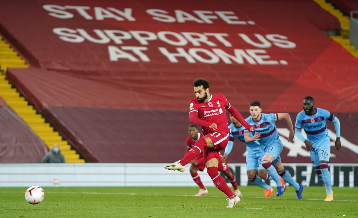 premierleague's tweet photo. HALF-TIME Liverpool 1-1 West Ham

Mo Salah's penalty cancelled out Pablo Fornals' opener to keep the scores level at the break

#LIVWHU https://t.co/BIL5KUZLuI
